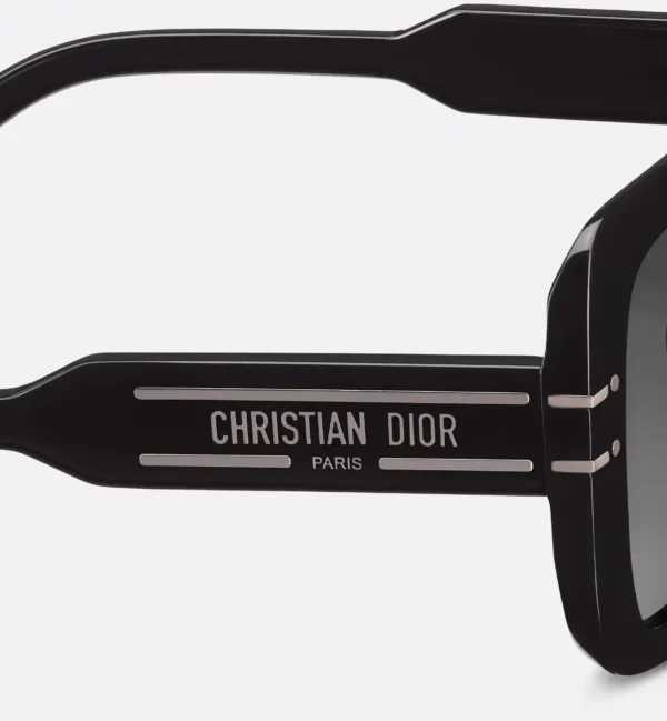 عینک آفتابی DiorSignature S11I طرح‌های منحصربه‌فرد Maison را با مدلی زیبا و مربعی غنی می‌کند.